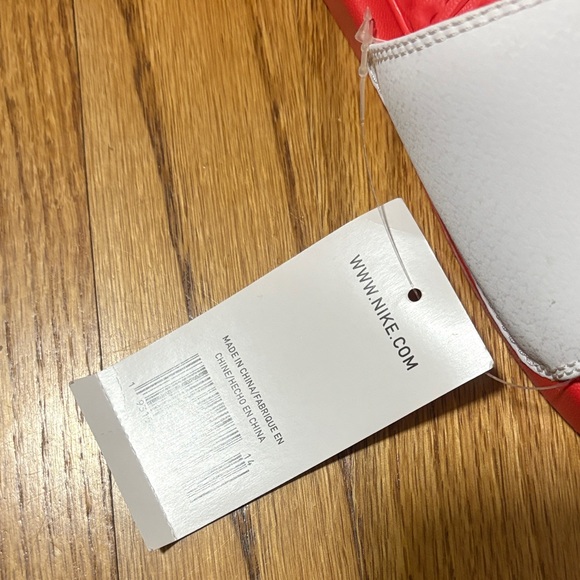 Nike Red and White Benassi JDI Slide Sandals NWT in box - Picture 3 of 5